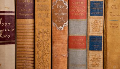 Kamu Anak Jurusan Sastra Inggris? Ketahui Nih 8 Novel untuk Anak Jurusan Sastra Inggris yang Wajib Kamu Baca!